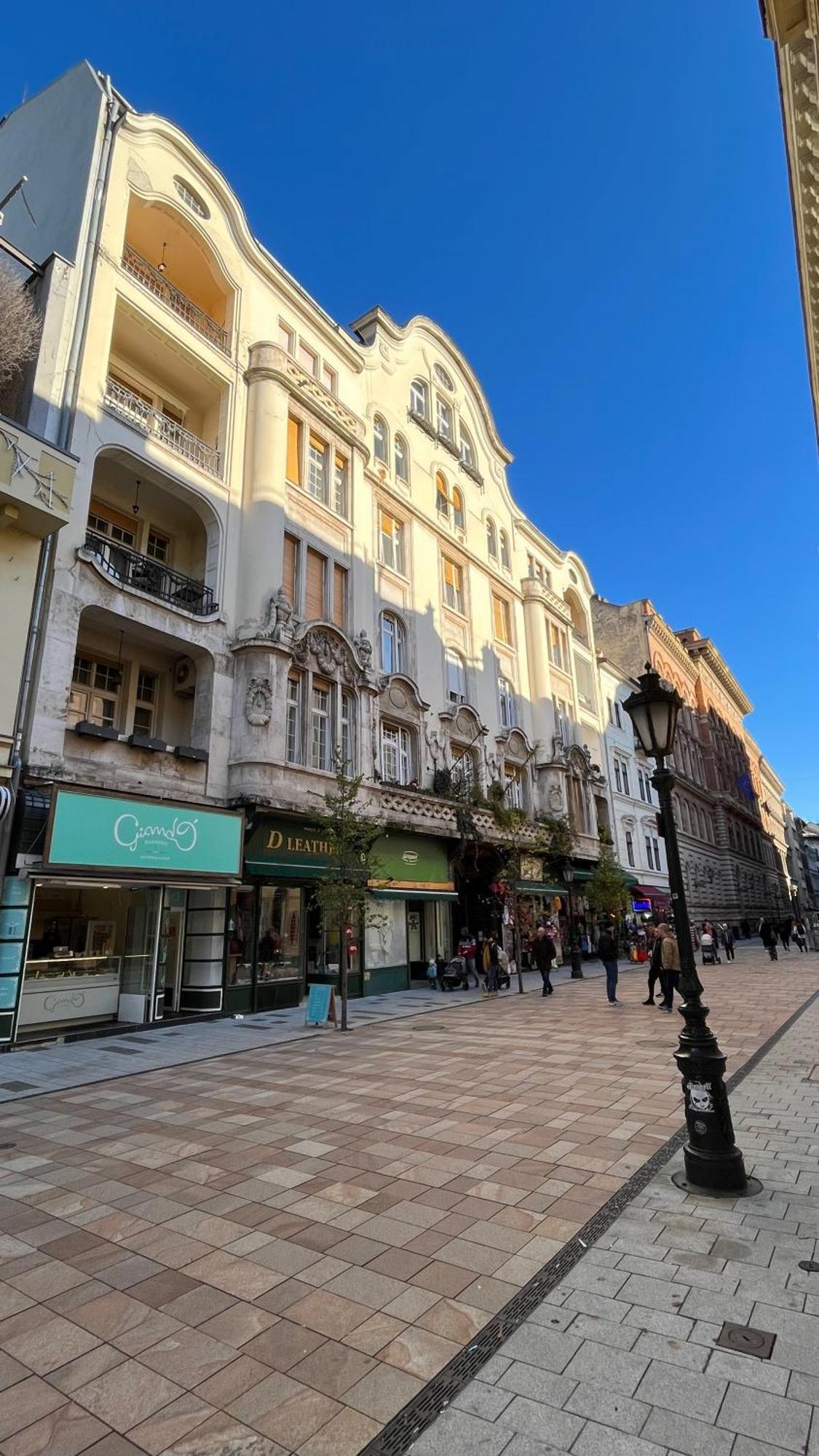 Apartment Mirage Vaci Street *